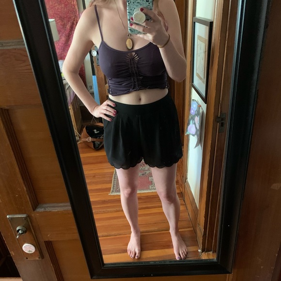 Black shorts - Picture 2 of 4